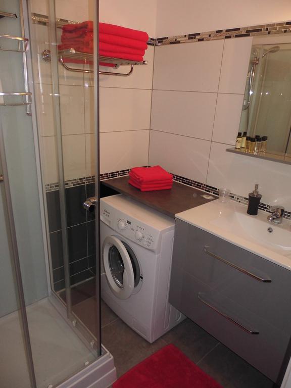 Briget Apartment Chessy  Bagian luar foto